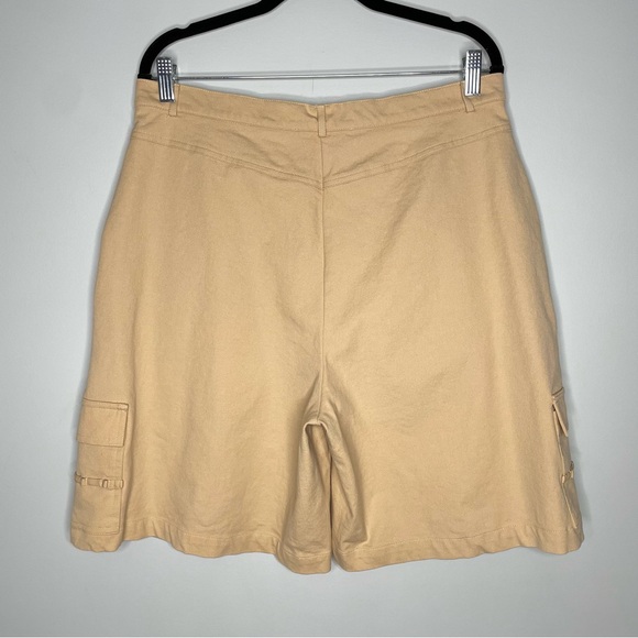 St. John Sport Cargo Shorts High Rise Stretchy Pleated Front Khaki Tan Size 16 - Picture 6 of 6